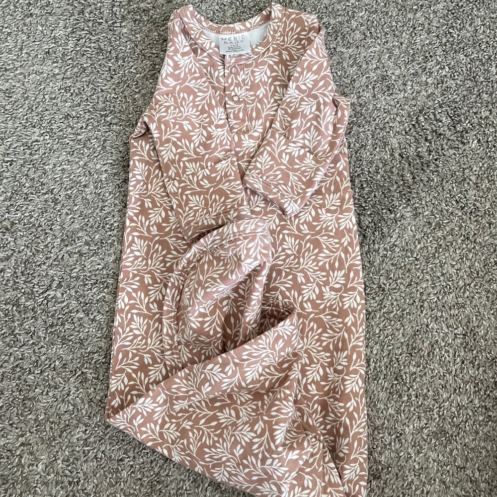 Mebie Baby Knotted Gown